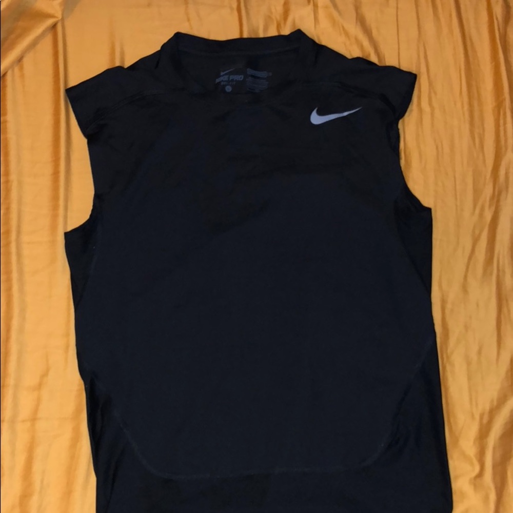 Nike - Picture 2 of 3